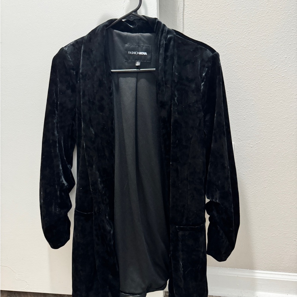 Fashion Nova Black Velvet Women's Blazer
